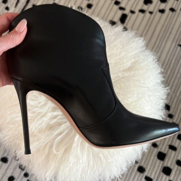 Gianvito Rossi black Mable booties 40.5 - Picture 3 of 5